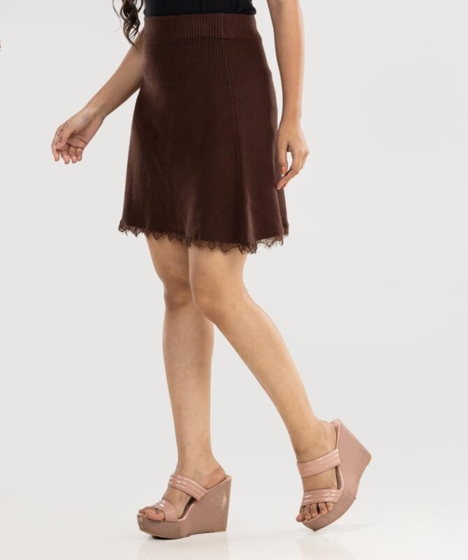 Woolen Skirt with Lace Finish